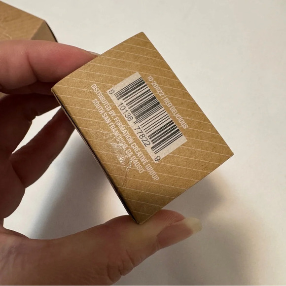 🆕❤️ Stanley Mini Quencher Ornament Keychain - Red Delicious - Picture 3 of 4